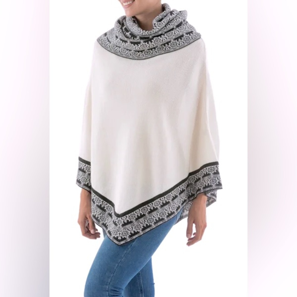 JORGE MOLINA Baby Alpaca Wool Poncho from Peru "Queen of Huarascaran"